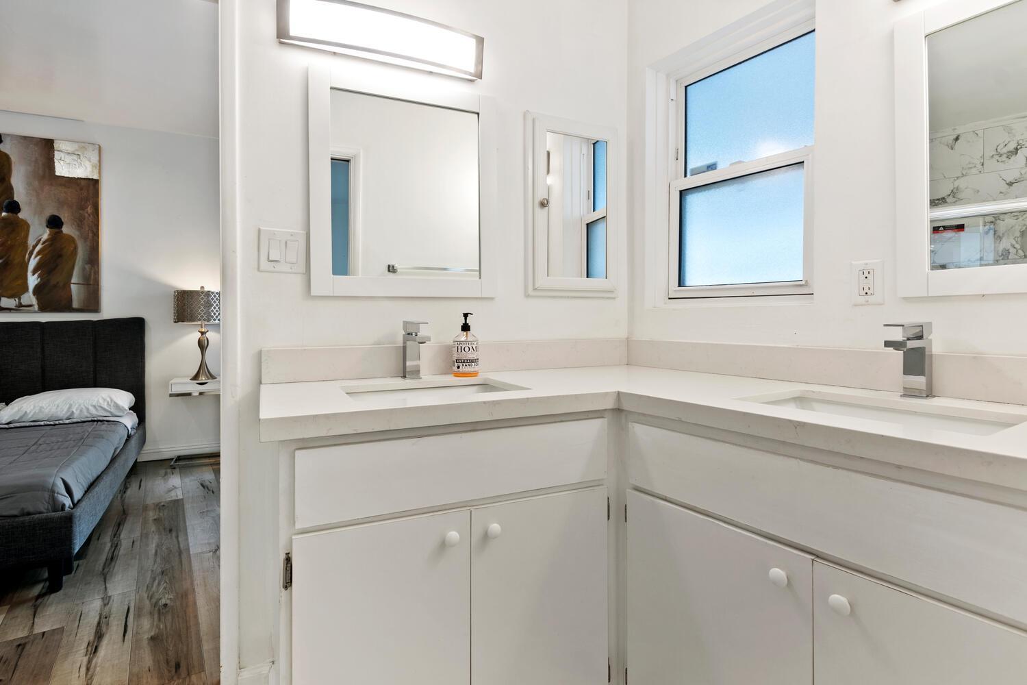 4 Bedroom And 3 Bath Close To Universal And Hollywood Los Angeles