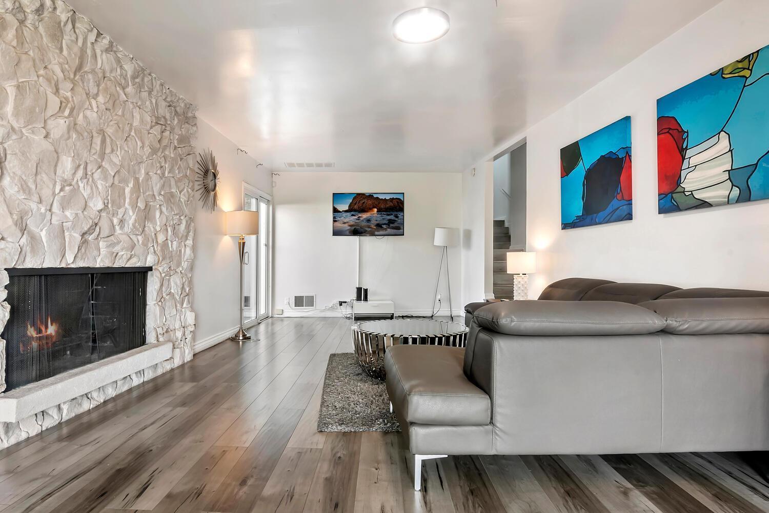 4 Bedroom And 3 Bath Close To Universal And Hollywood Los Angeles