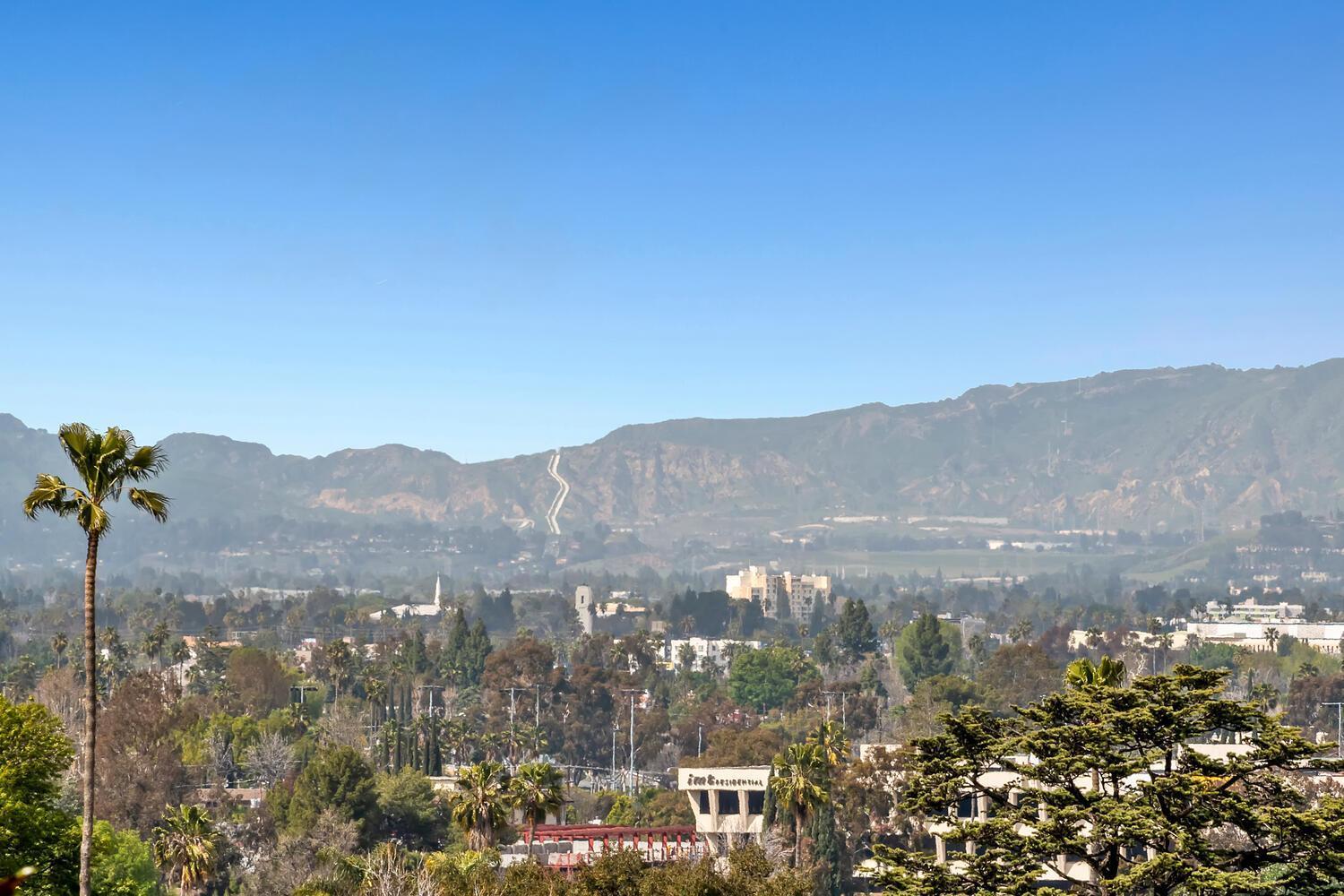 4 Bedroom And 3 Bath Close To Universal And Hollywood Vakantiehuis Los Angeles